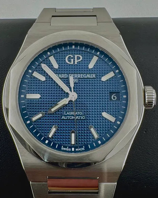 Girard Perregaux Laureato (81010-11-431-11A)
