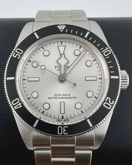 No Reserve - 2025 Tudor Black Bay Sixty Eight 43MM Silver Dial Steel Bracelet (7943A1A0NU)
