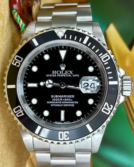 Rolex Submariner Date 40MM Black Dial Oyster Bracelet (16610)