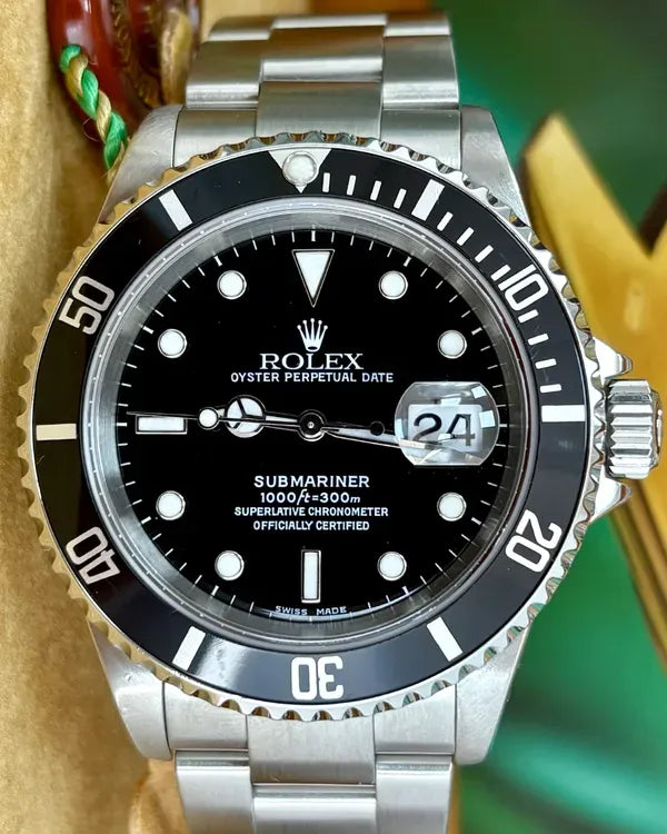 Rolex Submariner Date 40MM Black Dial Oyster Bracelet (16610)