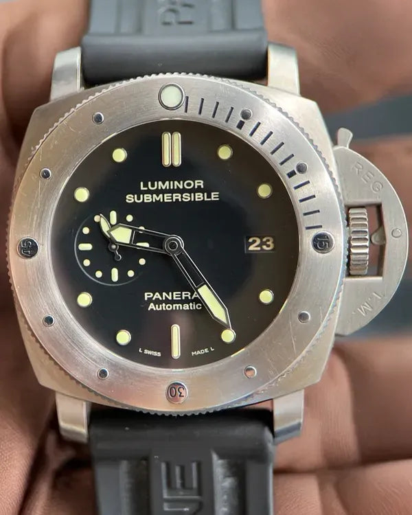 2014 Panerai Submersible 1950 3 Days 47MM Black Dial Rubber Strap (PAM00305)