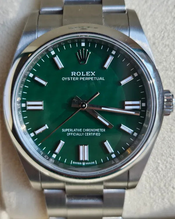 Rolex Oyster Perpetual (126000)