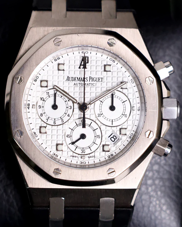 2009 Audemars Piguet Royal Oak Chronograph 39MM Silver Dial Rubber Strap (26022BC.OO.D002CR.01)