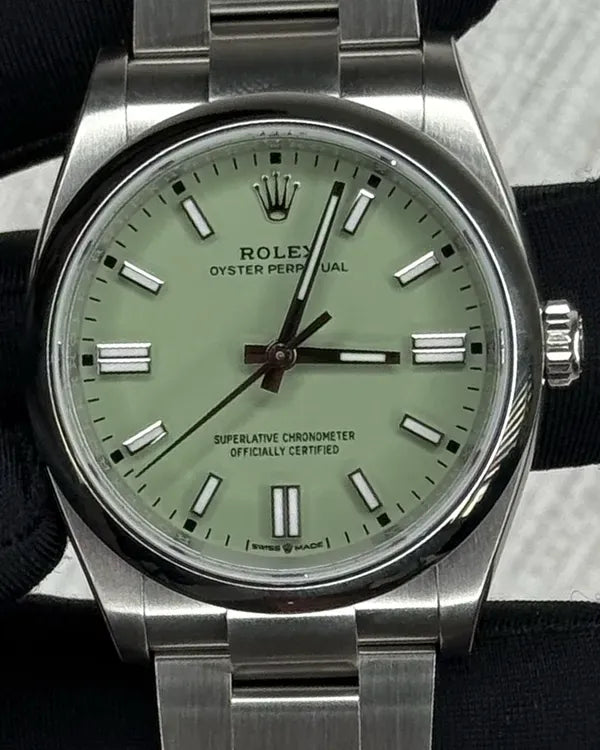 Rolex Oyster Perpetual (126000)