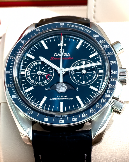 2021 Omega Speedmaster Moonphase 44.25MM Blue Dial Leather Strap (304.33.44.52.03.001)
