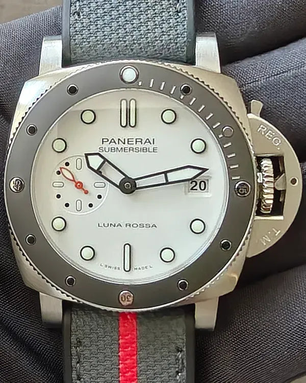 2024 Panerai Submersible Luna Rossa 42MM White Dial Rubber Strap (PAM01579)