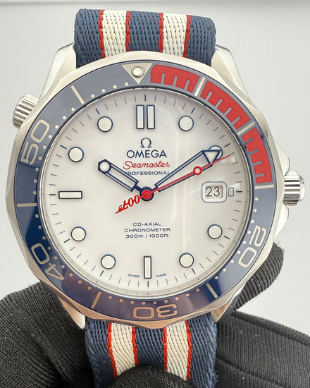 Omega Seamaster Diver 300M Commander's Watch "Bond 007" L.E. 41MM White Dial Textile Strap (212.32.41.20.04.001)
