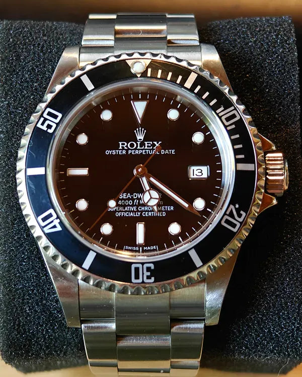 Rolex Sea-Dweller 4000 40MM Black Dial Oyster Bracelet (16600)