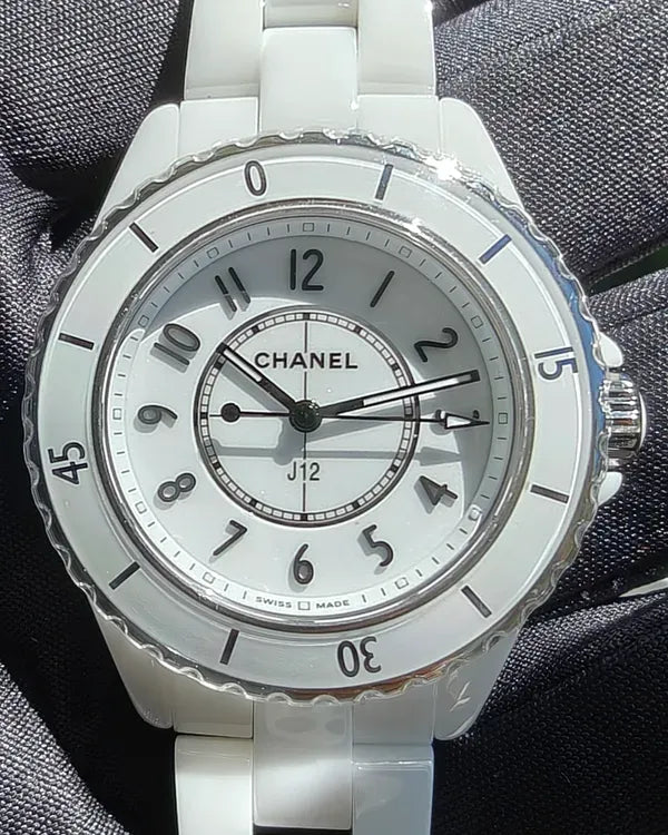 2025 Chanel J12 33MM Quartz White Dial Ceramic Bracelet (H5698)