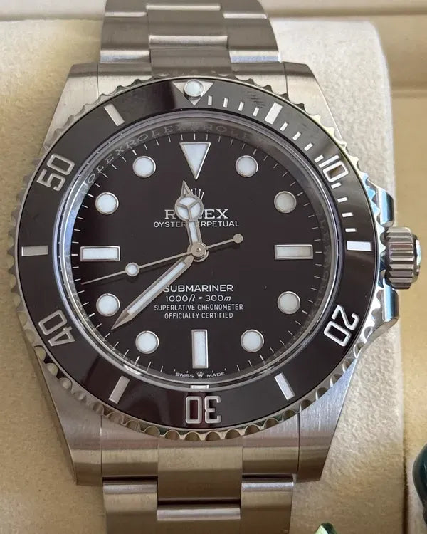 Rolex Submariner (124060)