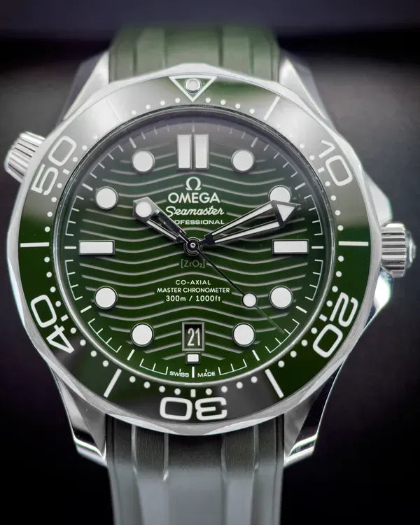 2022 Omega Seamaster Diver 300M "Seaweed" 42MM Green Dial Rubber Strap (210.32.42.20.10.001)