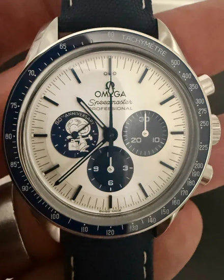 2025 Omega Speedmaster "Silver Snoopy Award" 42MM Silver Dial Textile Strap (310.32.42.50.02.001)