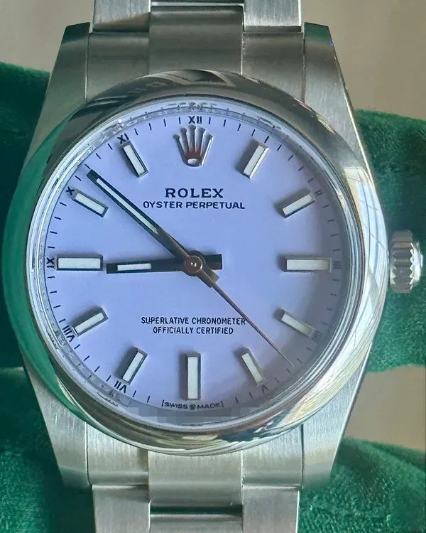 Rolex Oyster Perpetual (124200)