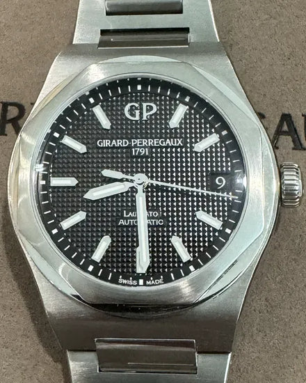 2022 Girard Perregaux Laureato 42MM Black Dial Steel Bracelet (81010-11-634-11A)