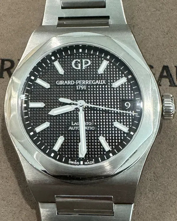 2022 Girard Perregaux Laureato 42MM Black Dial Steel Bracelet (81010-11-634-11A)