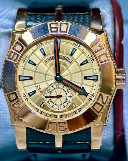 2006 Roger Dubuis Easy Diver L.E. 41MM Champagne Dial Leather Strap (SE43 14 5 4.53R)
