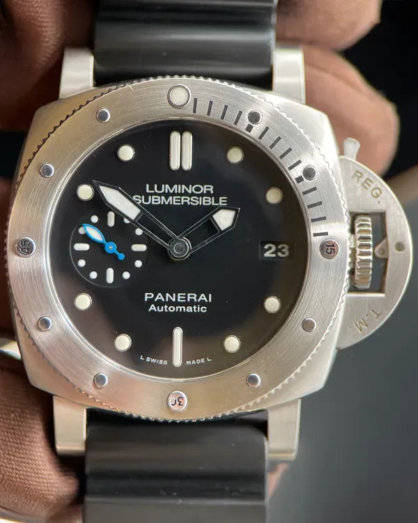 2019 Panerai Submersible 42MM Black Dial Rubber Strap (PAM00682)