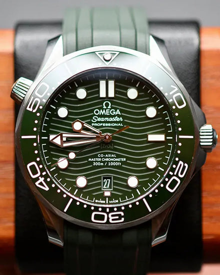 2023 Omega Seamaster Diver 300M "Seaweed" 42MM Green Dial Rubber Strap (210.32.42.20.10.001)