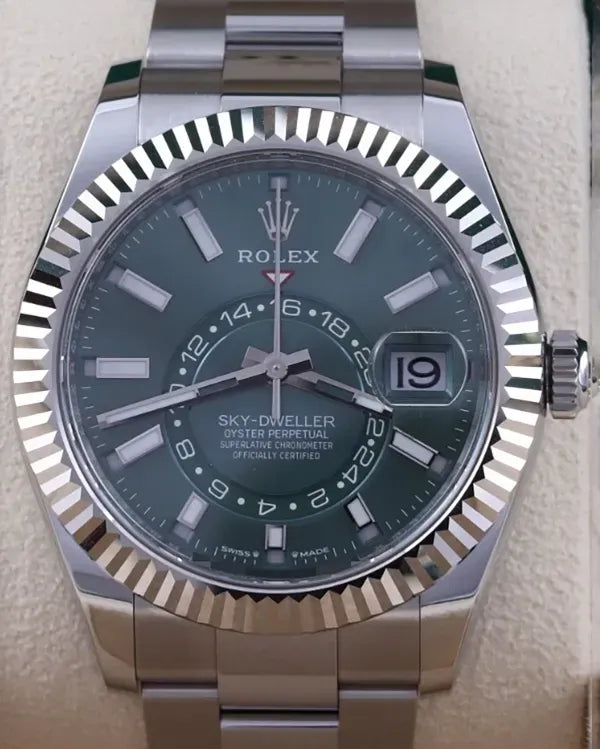 2025 Rolex Sky-Dweller 42MM Green Dial Oyster Bracelet (336934)