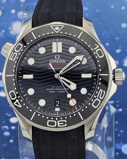 2021 Omega Seamaster Diver 300M 42MM Black Dial Rubber Strap (210.32.42.20.01.001)