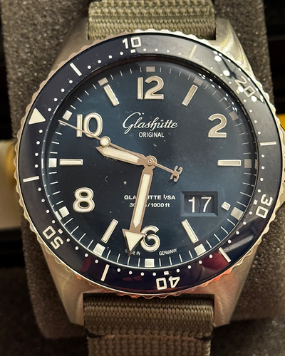 No Reserve - Glashütte Original SeaQ Panorama Date 43.2MM Blue Dial Textile Strap (1-36-13-02-81-34)