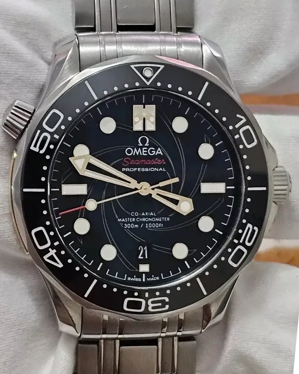 2020 Omega Seamaster Diver 300M "James Bond" L.E. 42MM Black Dial Steel Bracelet (210.22.42.20.01.004)