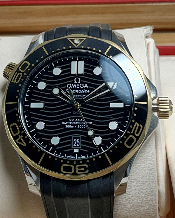 Omega Seamaster Diver 300M 42MM Black Dial Rubber Strap (210.22.42.20.01.001)