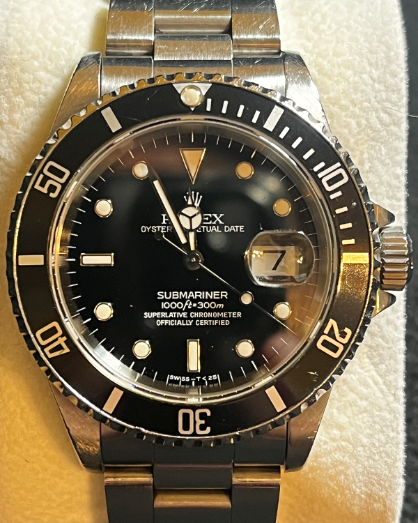 Rolex Submariner Date Steel Black Dial (16610)