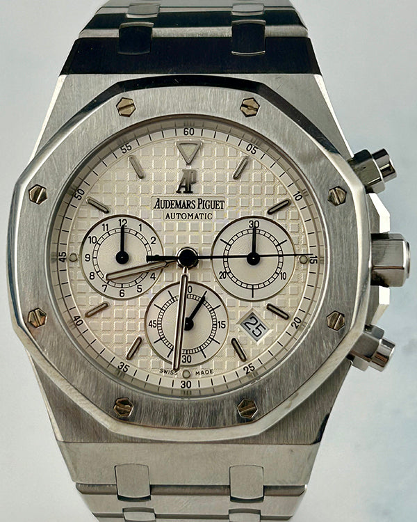 Audemars Piguet Royal Oak 39MM White Dial Steel Bracelet (25860ST.OO.1110ST.05)