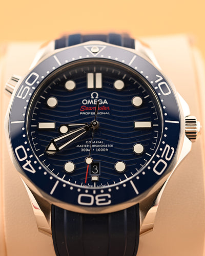 2022 Omega Seamaster Diver 300M 42MM Blue Dial Rubber Strap (210.32.42.20.03.001)