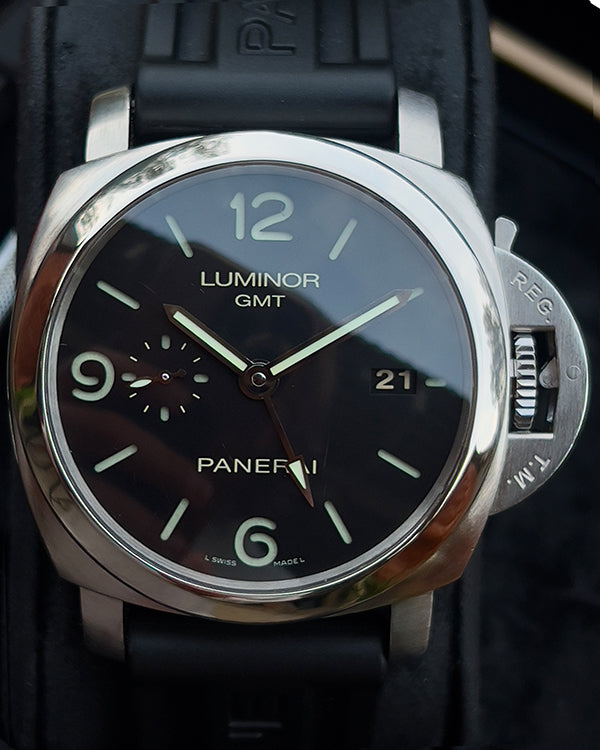 2010 Panerai Luminor 1950 3 Days GMT 44MM Black Dial Rubber Strap (PAM00320)