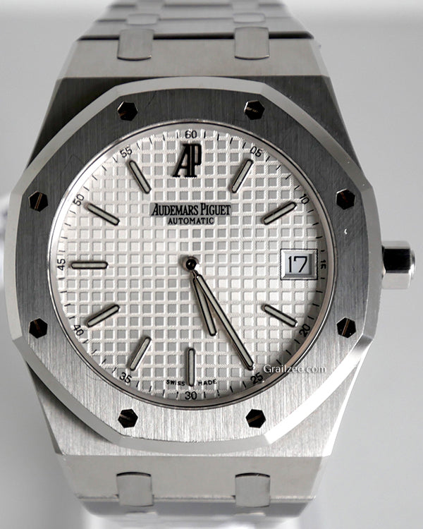 Audemars Piguet Royal Oak Jumbo 39MM Silver Dial Steel Bracelet (15202ST.OO.0944ST.01)