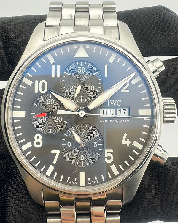 2016 IWC Schaffhausen Pilot Chronograph  43MM  Grey Dial  Bracelet Steel (IW377719)