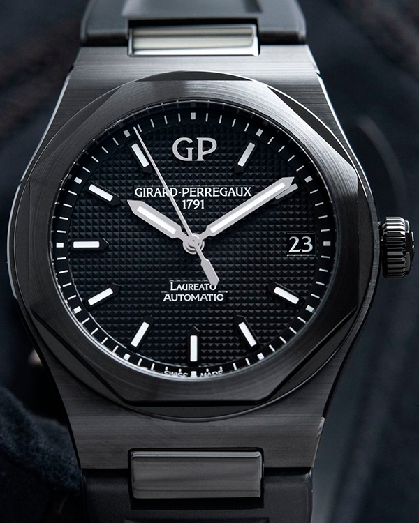 2022 Girard Perregaux Laureato 42MM Black Dial Rubber Strap (81010-32-631-32A)