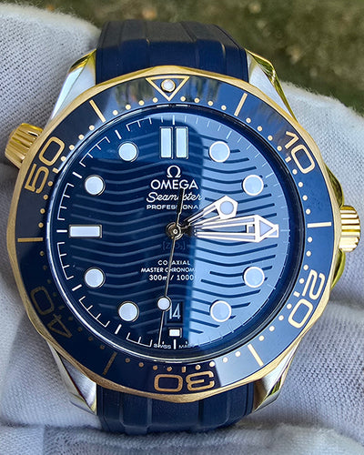 2022 Omega Seamaster Diver 300M 42MM Blue Dial Rubber Strap (210.22.42.20.03.001)