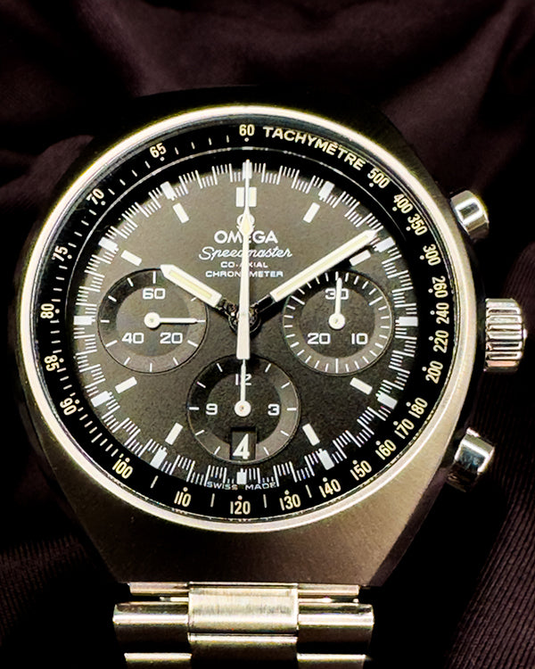 No Reserve - Omega Speedmaster Mark II 42.4MM Black Dial Steel Bracelet (327.10.43.50.01.001)