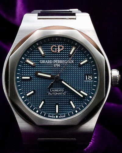 2022 Girard Perregaux Laureato 42MM Blue Dial Steel Bracelet (81010-11-431-11A)