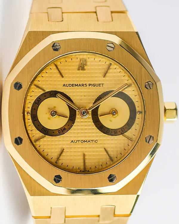 Audemars Piguet Royal Oak Day-Date 37MM Champagne Dial Yellow Gold Bracelet (25572BA)