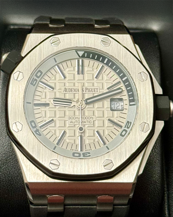 2016 Audemars Piguet Royal Oak Offshore Diver 42MM White Dial Rubber Strap (15710ST.OO.A002CA.02)