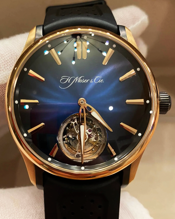 2022 H.Moser & Cie. Pioneer Tourbillon 42.8MM Blue Dial Rubber Strap (3804-0900)