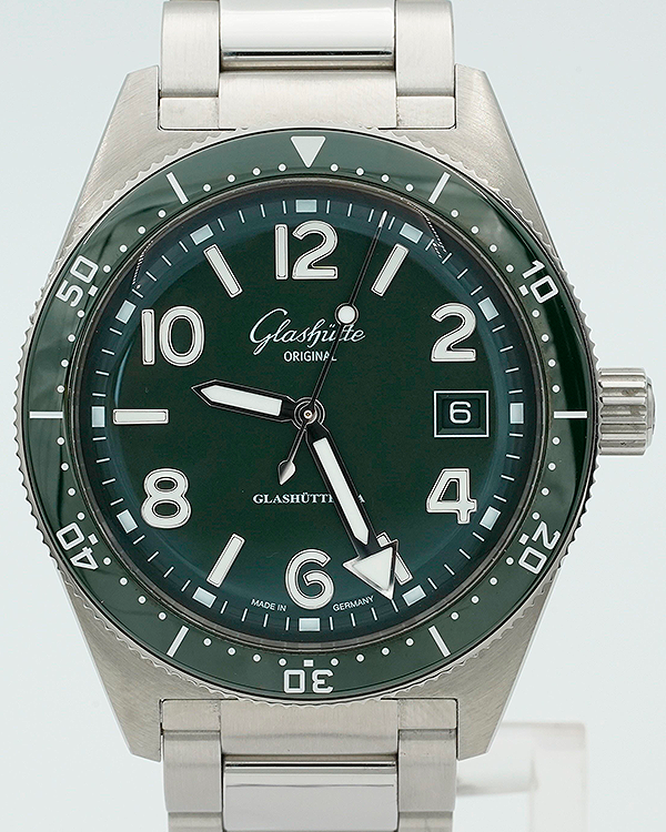 2022 Glashütte Original SeaQ Panorama Date 39.5MM Green Dial Steel Strap (1-39-11-13-83-70)