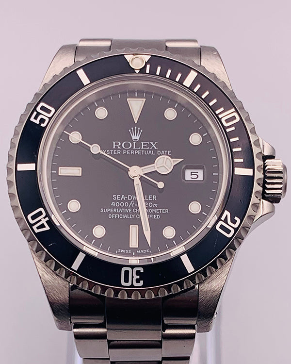 Rolex Sea-Dweller 4000 40MM Black Dial Oyster Bracelet (16600)