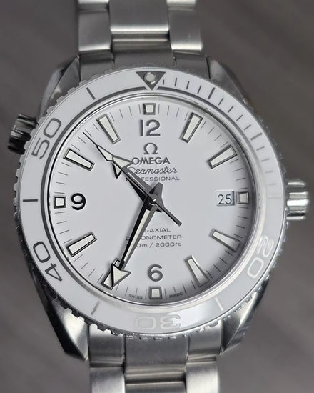 Omega Seamaster Planet Ocean 600M 42MM White Dial Steel Bracelet (232.30.42.21.04.001)