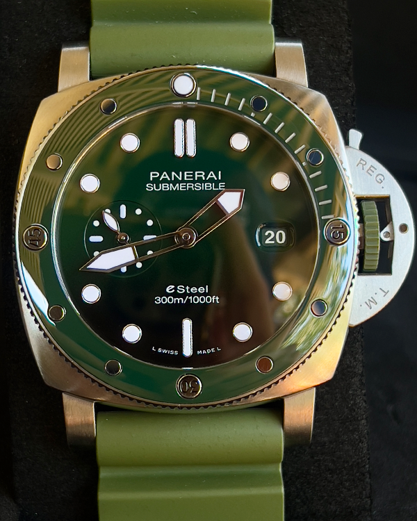 2022 Panerai Submersible QuarantaQuattro Verde Smeraldo 44MM Green Dial Rubber Strap (PAM01287)