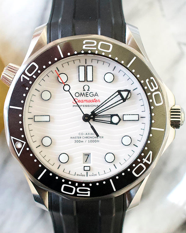 Omega Seamaster Diver 300M 42MM White Dial Rubber Strap (210.32.42.20.04.001)