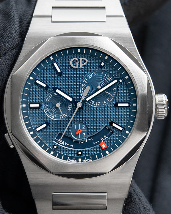 2022 Girard Perregaux Laureato 42MM Blue Dial Steel Bracelet (81035-11-431-11A)