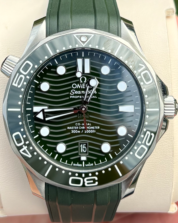 Omega Seamaster Diver 300M "Seaweed" 42MM Green Dial Rubber Strap (210.32.42.20.10.001)