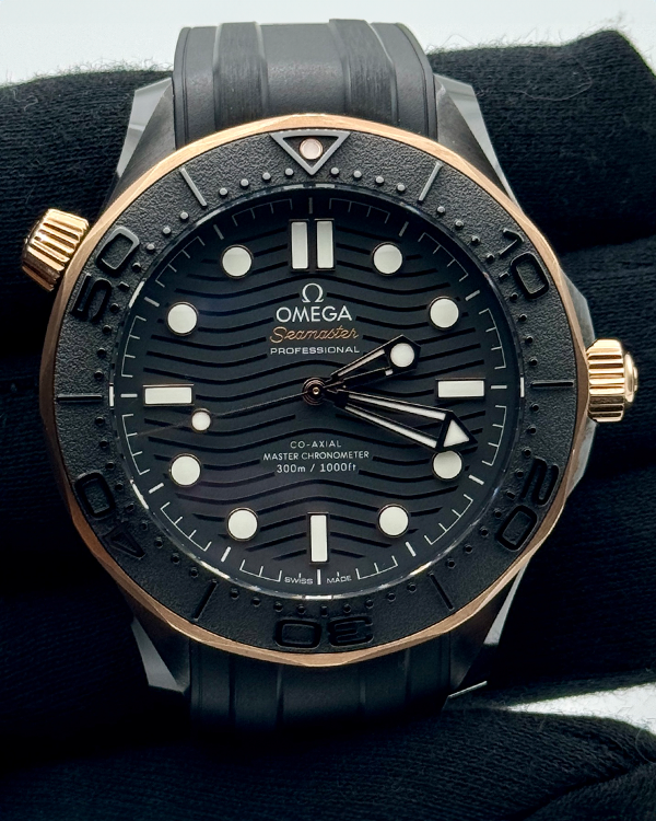 2022 Omega Seamaster Diver 300M 43.5MM Black Dial Rubber Strap (210.62.44.20.01.001)