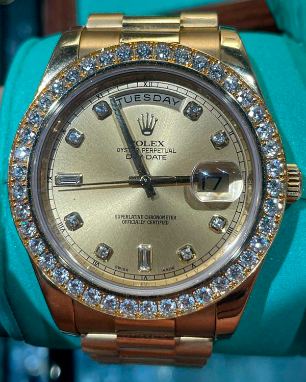 Rolex Day-Date II 41MM President Bracelet Factory Diamonds Yellow Gold Champagne Dial (218348)