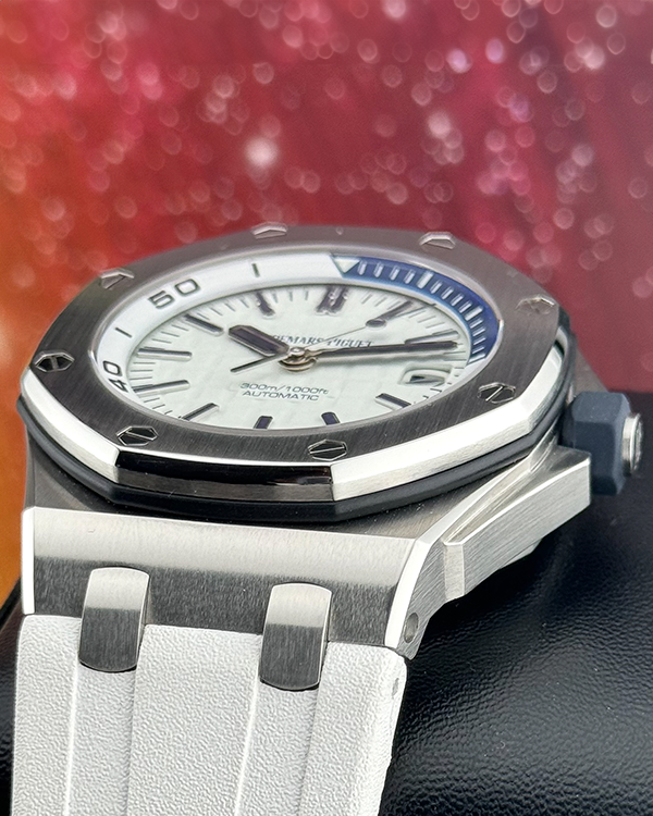 Audemars Piguet Royal Oak Offshore Diver 42MM White Dial Rubber Strap ...